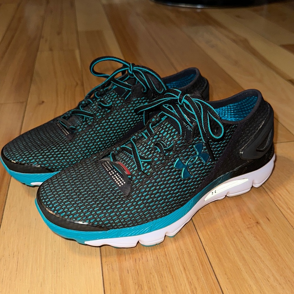 Under armor, tennis shoes